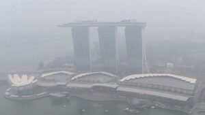 Kabut asap di kota Singapura