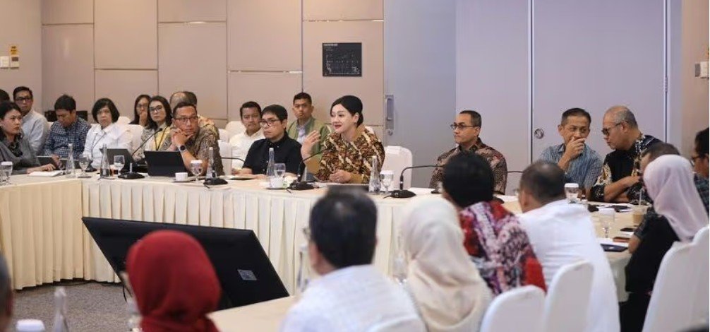 OJK dan BEI undang Analisis untuk perkuart kepercayaan pasar saham