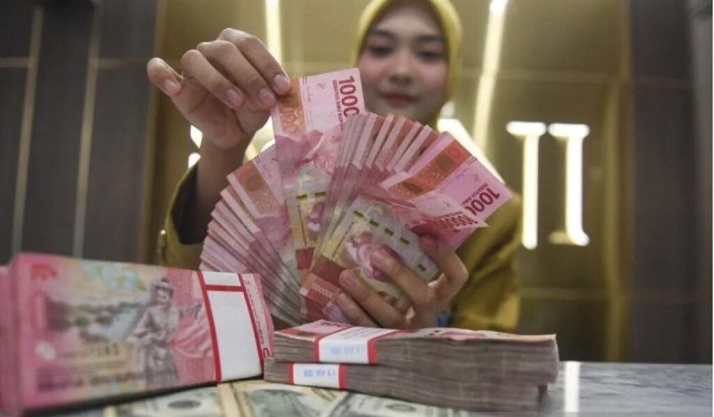 Rupiah melemah Selasa 13 oktober