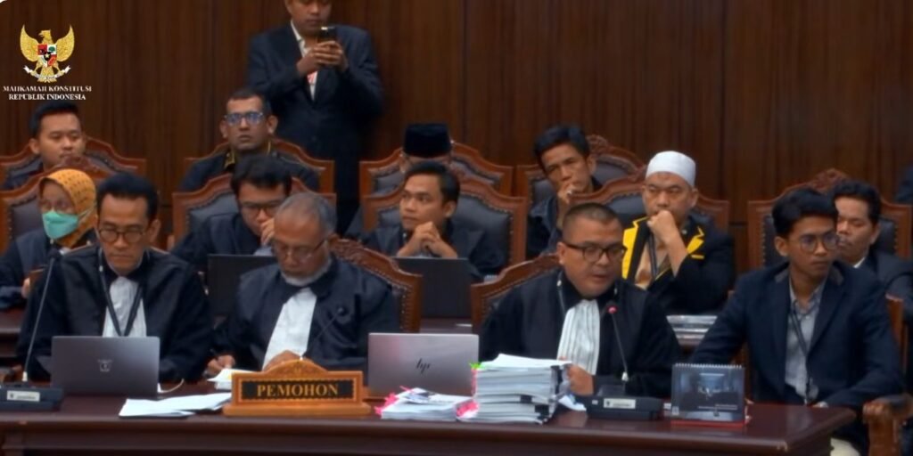 Sidang Ijazah Gibran di MK - 2