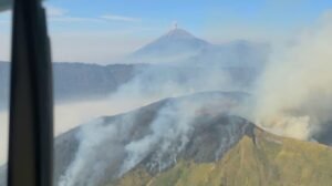 bromo-kembali-terbakar-1789120489096_169