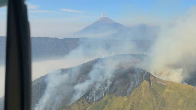 bromo-kembali-terbakar-1789120489096_169