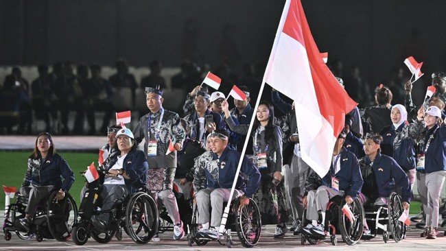 defile-kontingen-indonesia-asian-para-games-2026-1792475701167_169