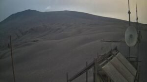 foto-gunung-anak-krakatau-pada-minggu-11-oktobr-2026-pvmbg