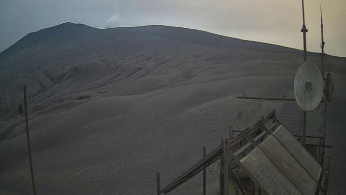 foto-gunung-anak-krakatau-pada-minggu-11-oktobr-2026-pvmbg