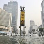 Greenpeace Bentangkan Spanduk Protes di Bundaran HI, Pemerintah Beri Respons Ini