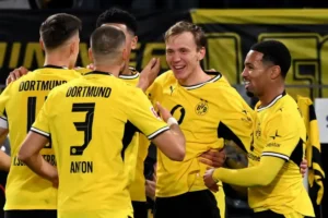 para pemain dortmund selebrasi