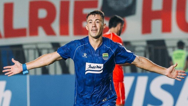 persib-bandung-vs-the-cong-viettel-peralta