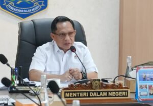 putih mendagri tito