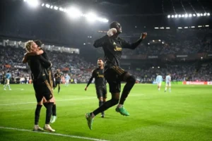 selebrasi kolo muani dan pemain juventus euefa