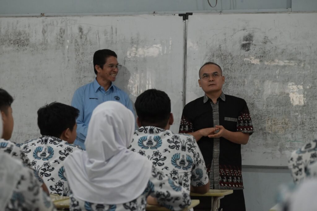 sman 8 bandung dir tatang